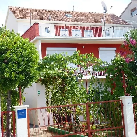 With A Parking Space - 13242