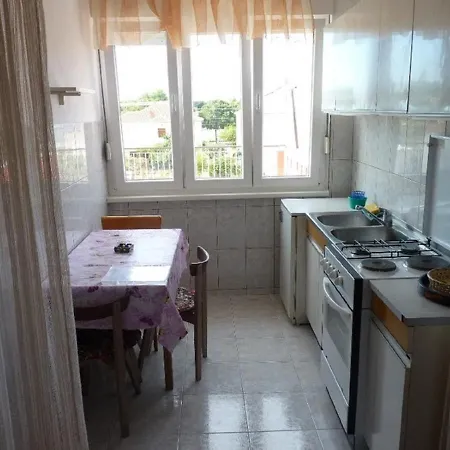 With A Parking Space - 13242 Daire *