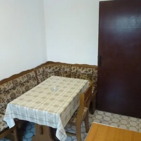 With A Parking Space - 13242 Daire *