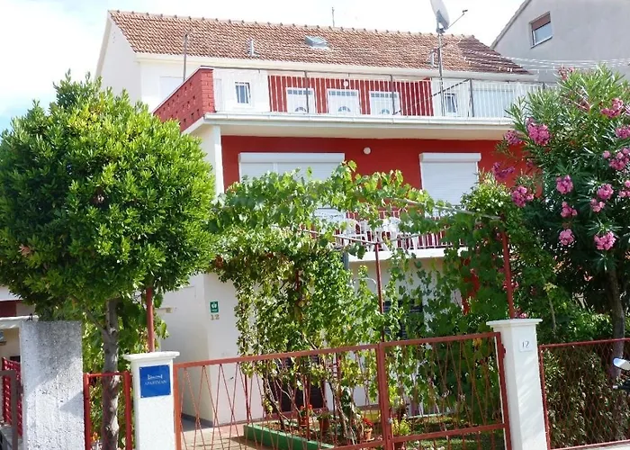 With A Parking Space - 13242